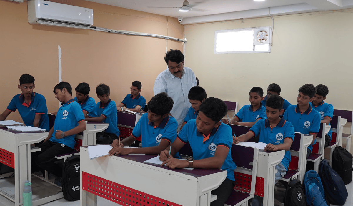 MBBS in India Government vs Private College Costs Ideal VIITJEE